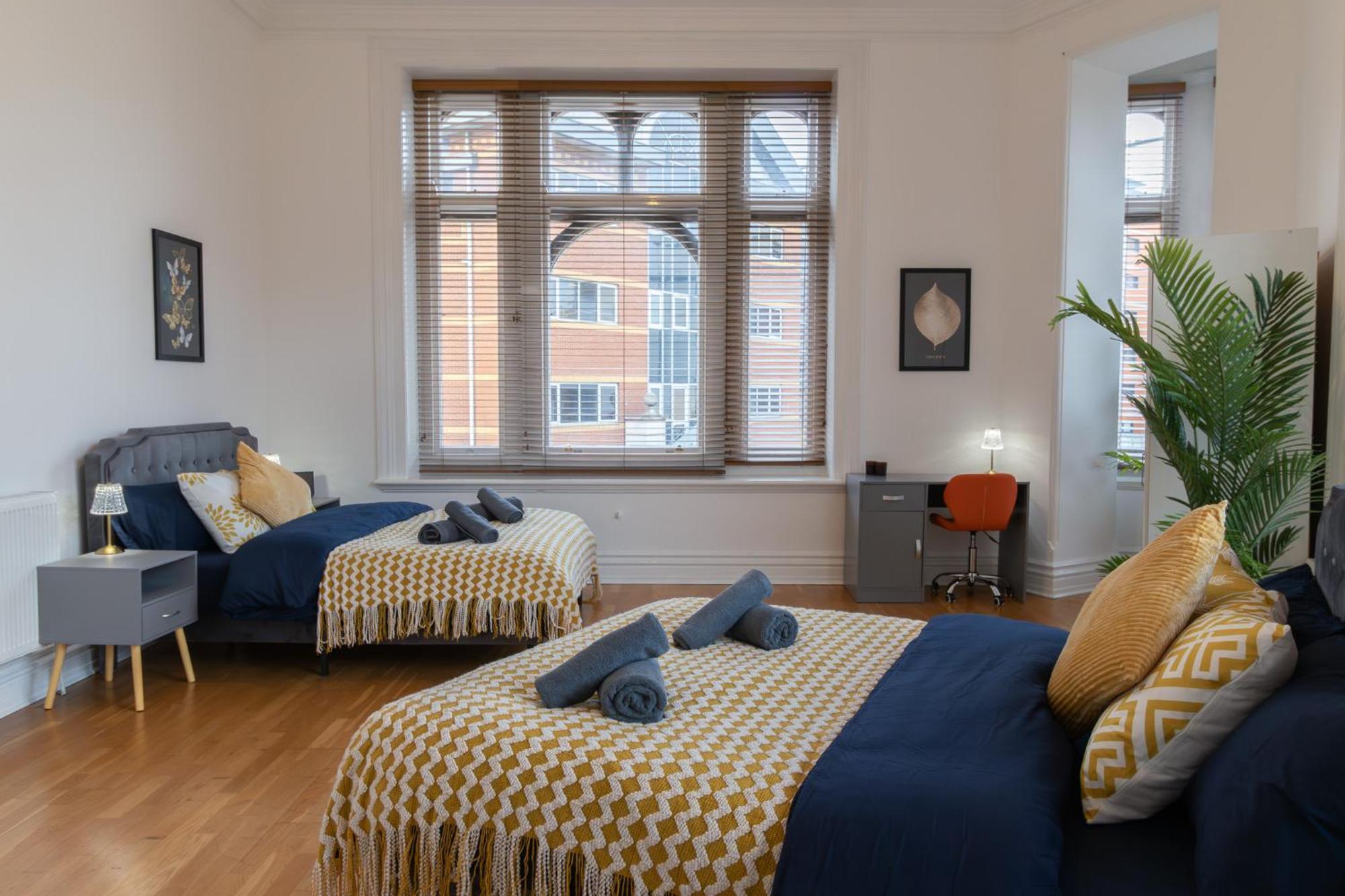 Open Mind - Heart Of Centre - Step Away From Apartment
